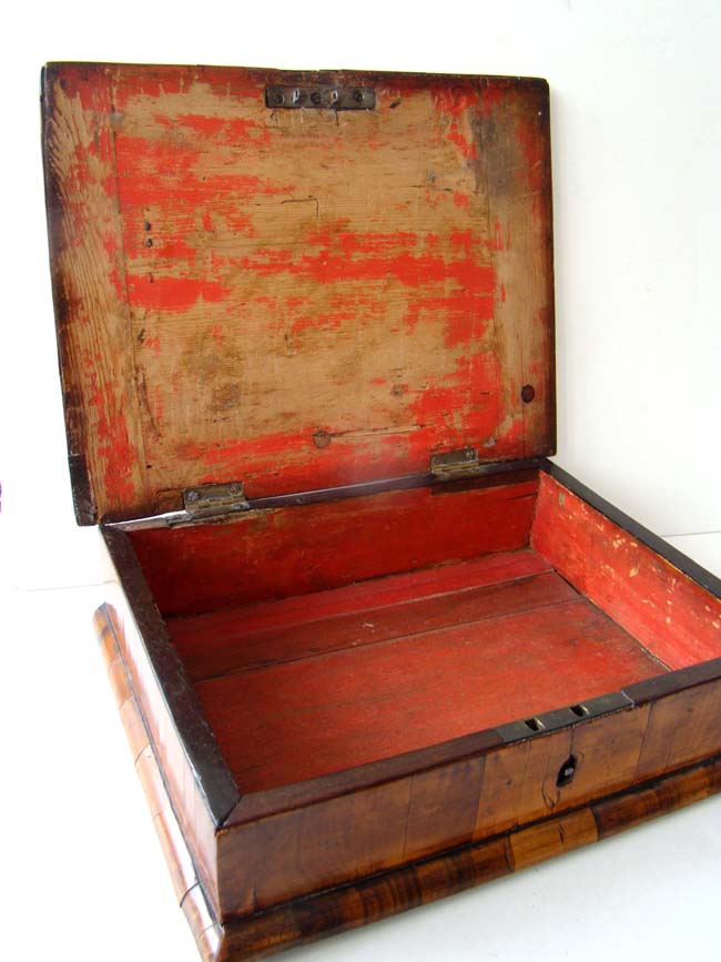 A William and Mary period Walnut Lace Box circa 1690 — image 3